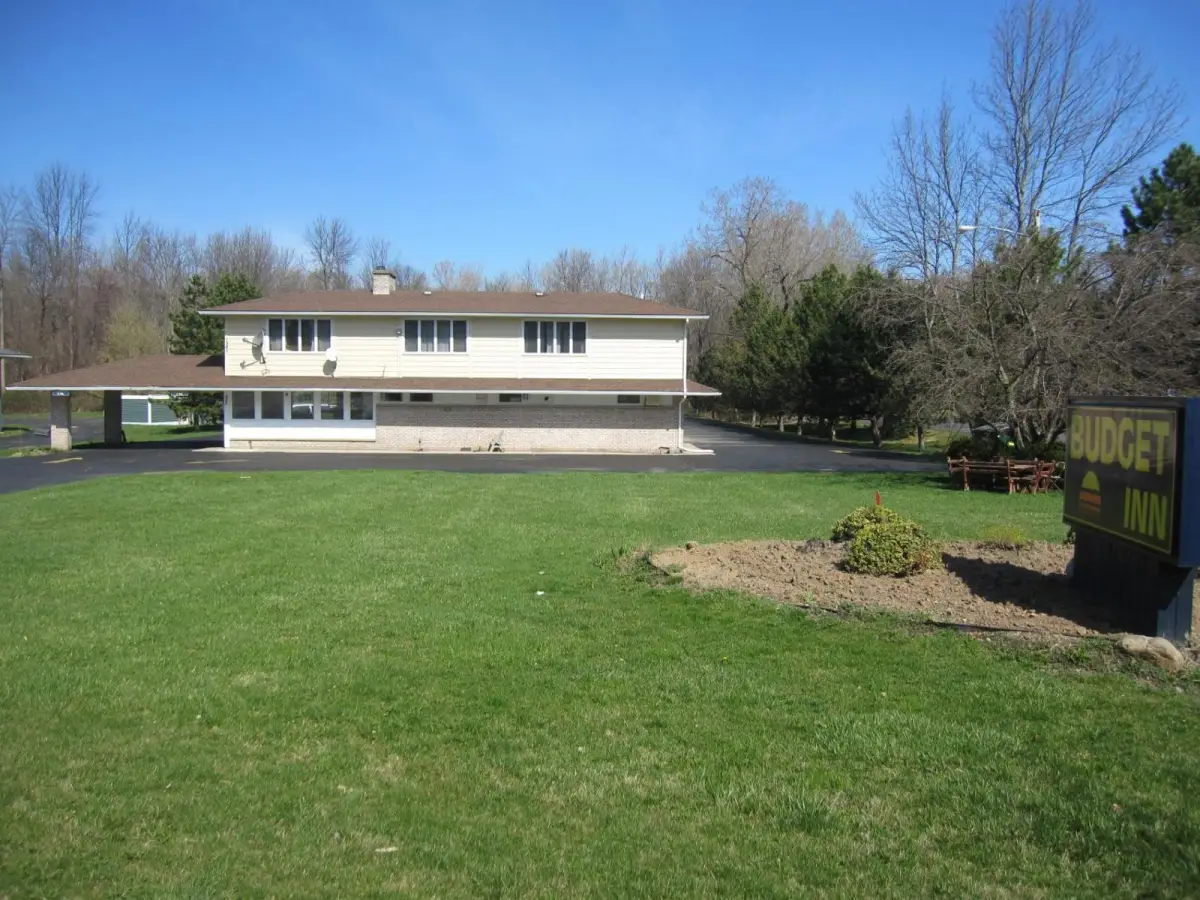 Budget Inn Fairport 4