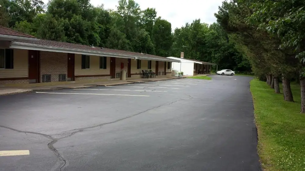 Budget Inn Fairport 7