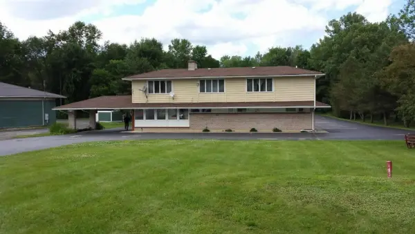 Budget Inn Fairport 5